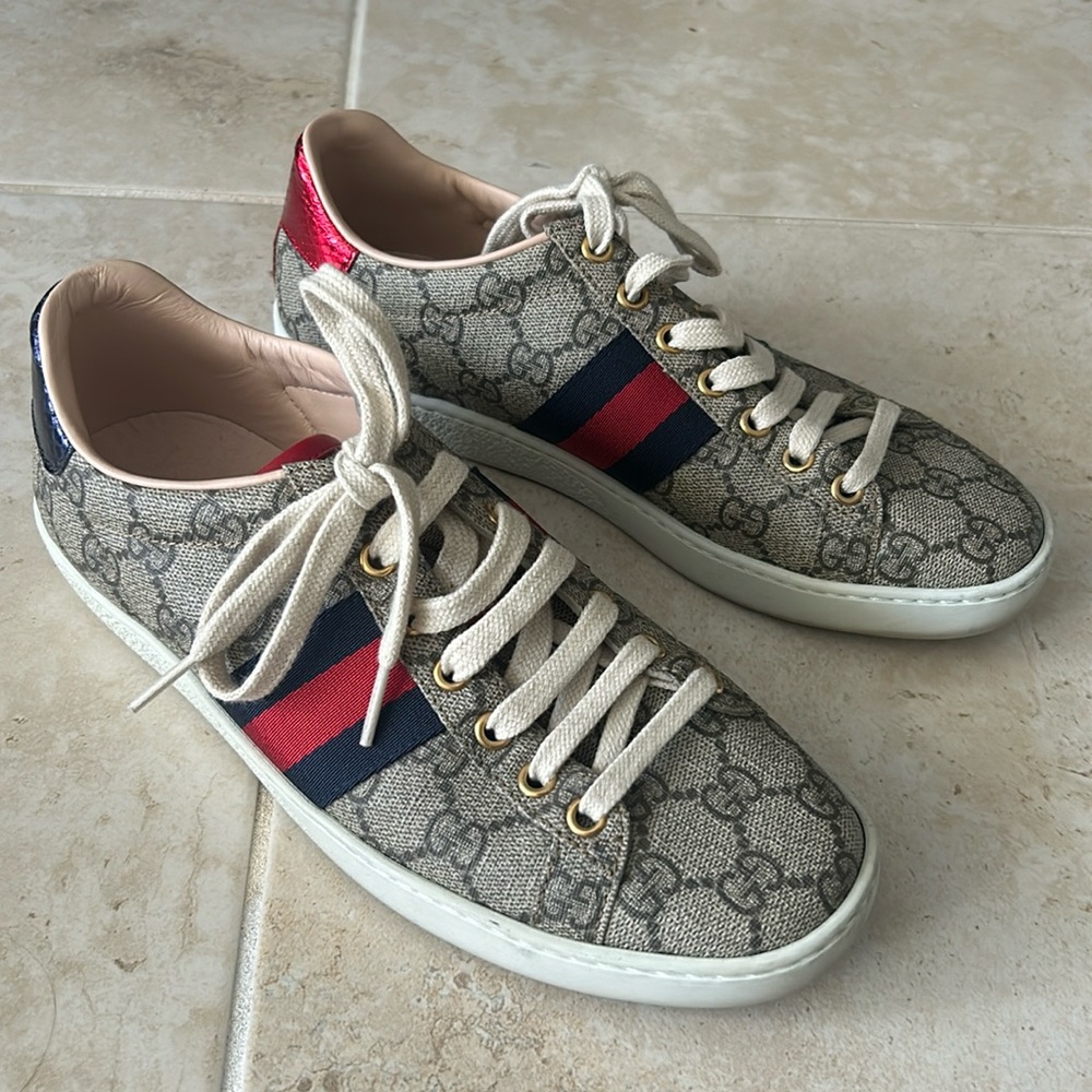 Women’s Gucci Sneakers